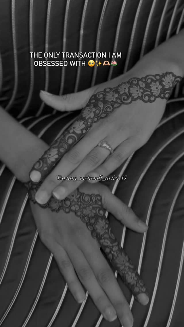 Mehendi design by Avani Mehendi Artist