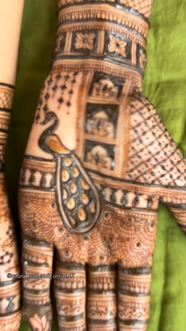 Mehendi design by Avani Mehendi Artist