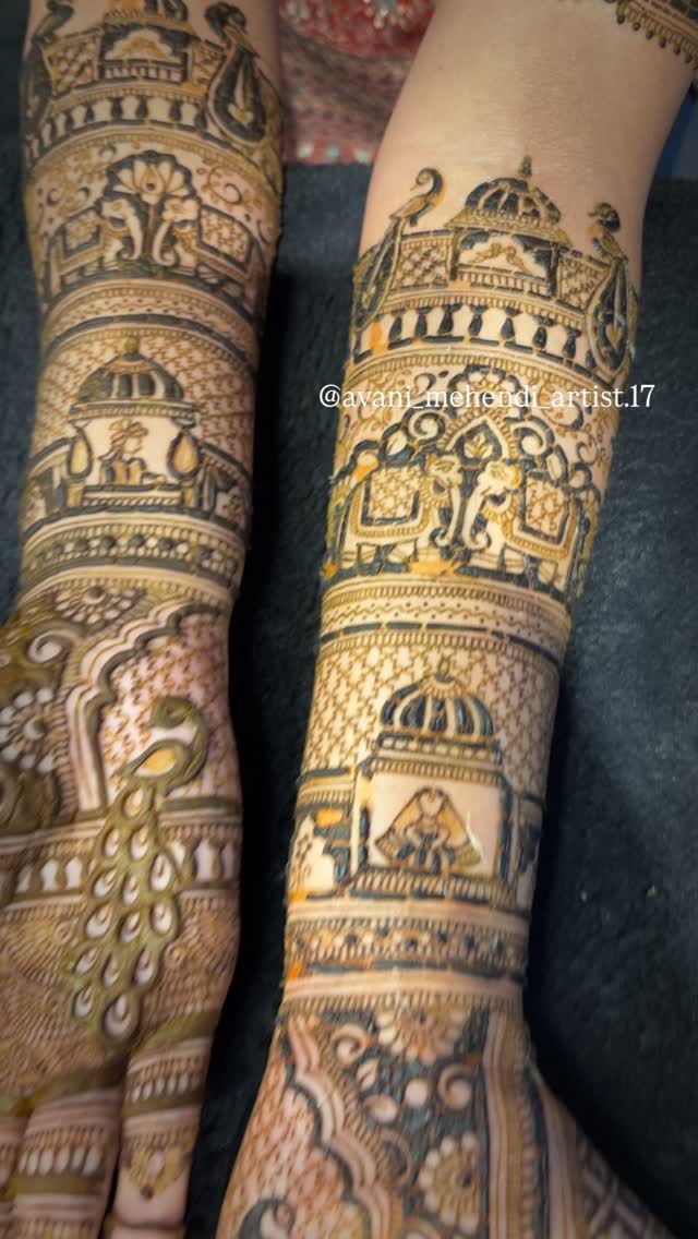 Mehendi design by Avani Mehendi Artist