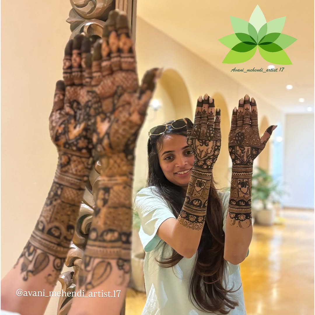 Mehendi design by Avani Mehendi Artist